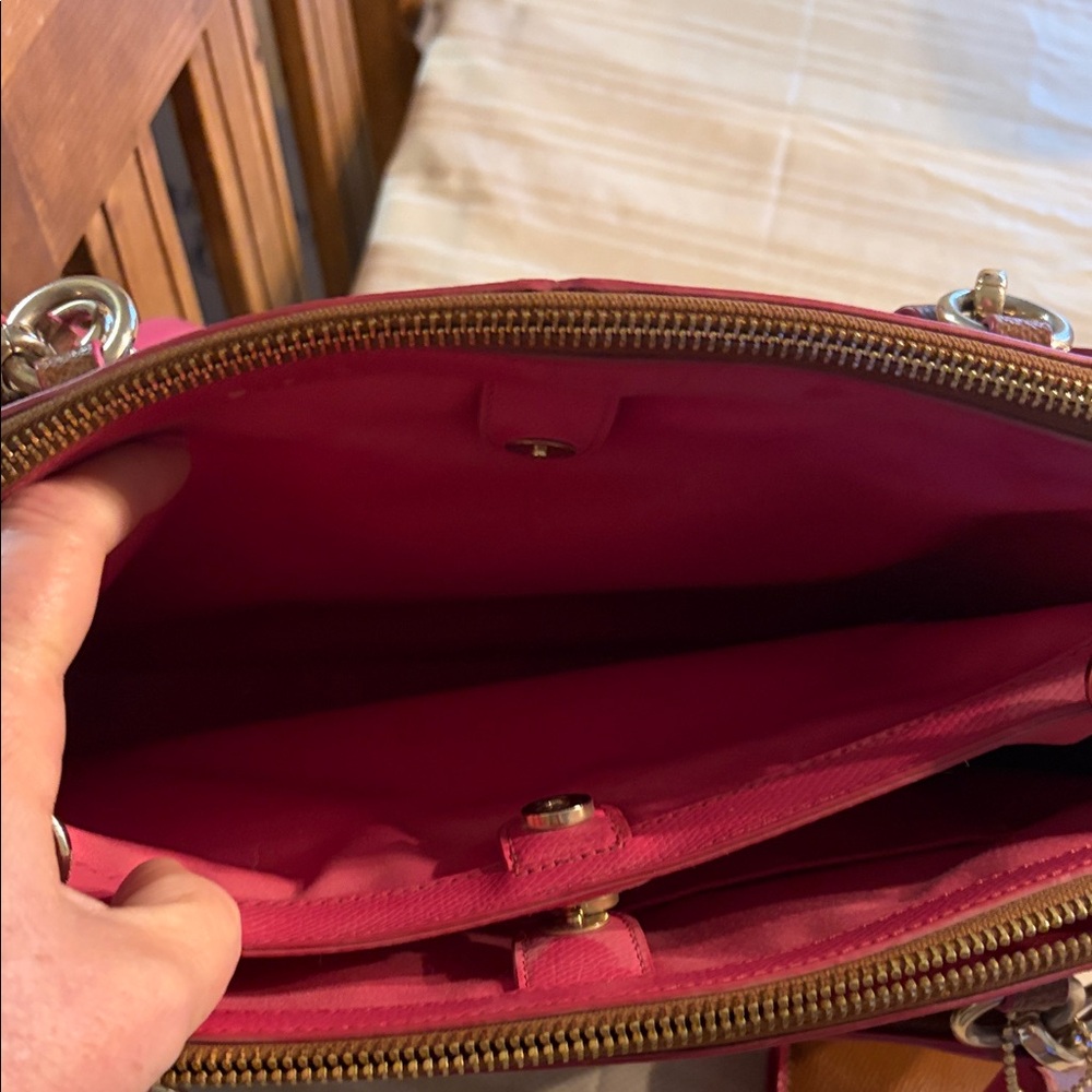 Coach Christie in cross grain leather Tan and Pink Shoulder Bag - Picture 6 of 16